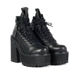 [ISO] Unif Thrash boot sz7